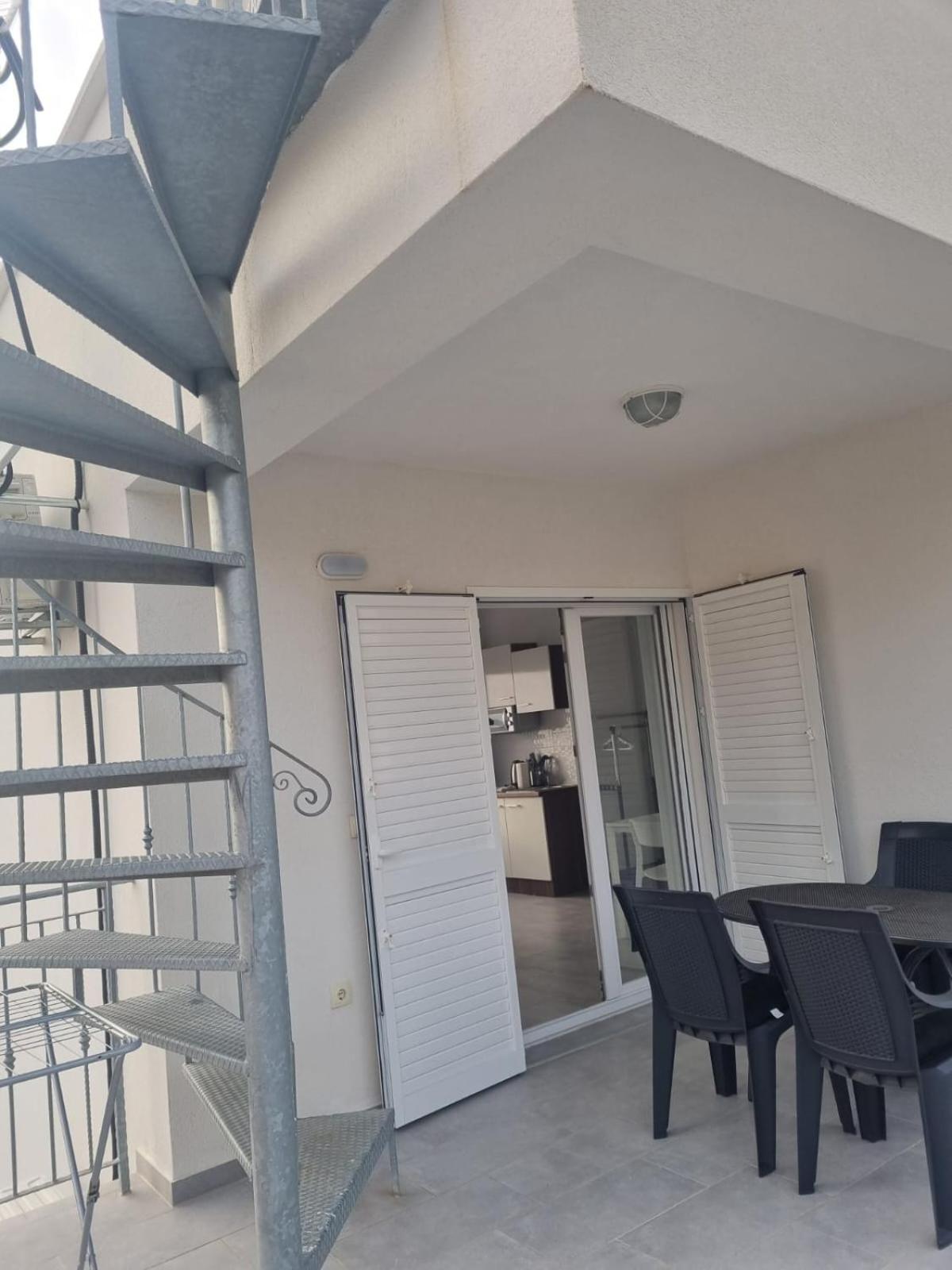 Matoc Apartments Murter Exterior foto